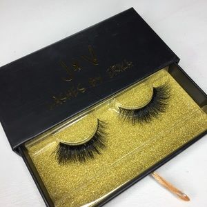 J+V Lashes by Erika